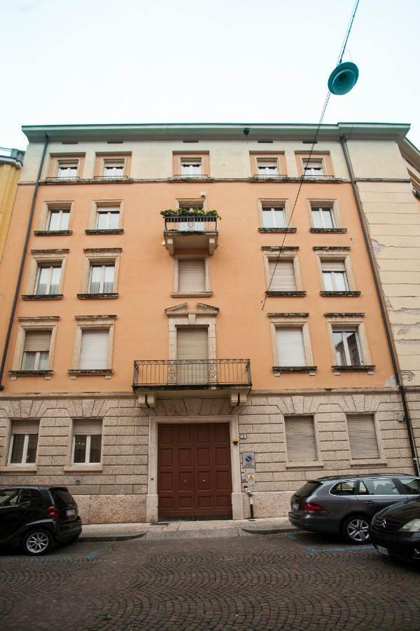 Casa Di Charme "Rosa-Rosae" Apartment Verona Exterior photo